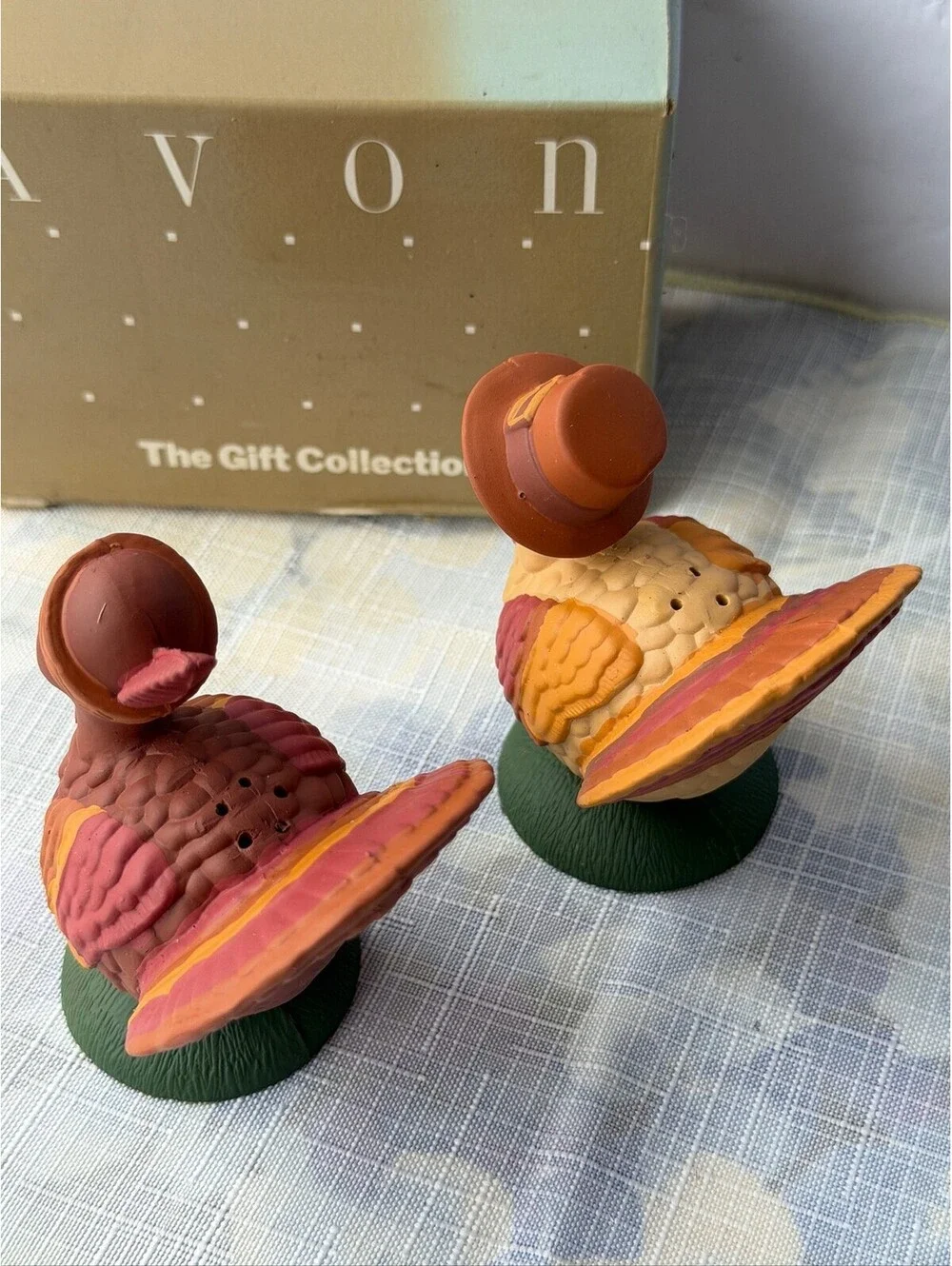 Vintage Avon Turkey Twosome Salt & Pepper Shakers Thanksgiving Decor S-12